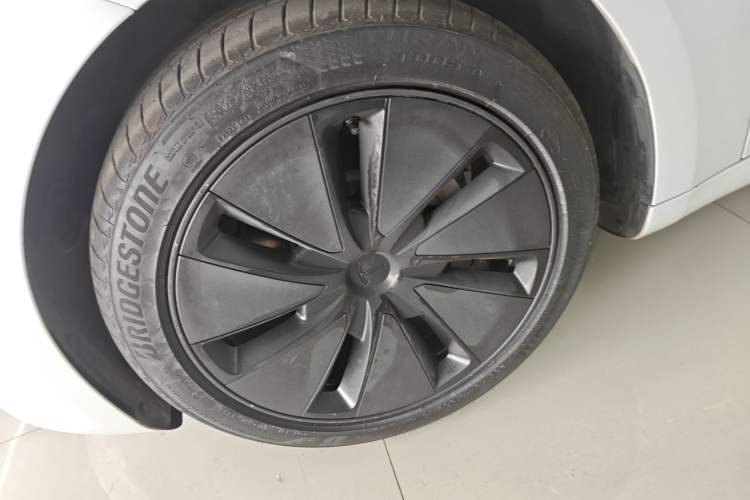 Used Tesla Model 3 2025 Long-Range All-Wheel-Drive Version
