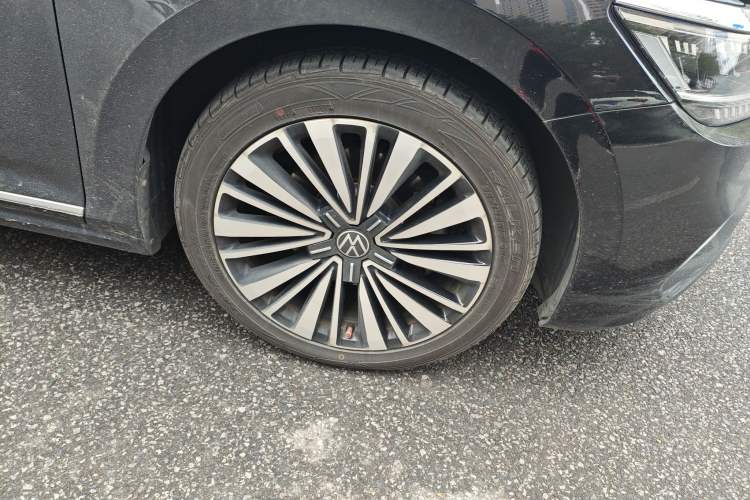 Used Volkswagen Passat 2020 Revised Version 330TSI Luxury Edition China VI Standard
