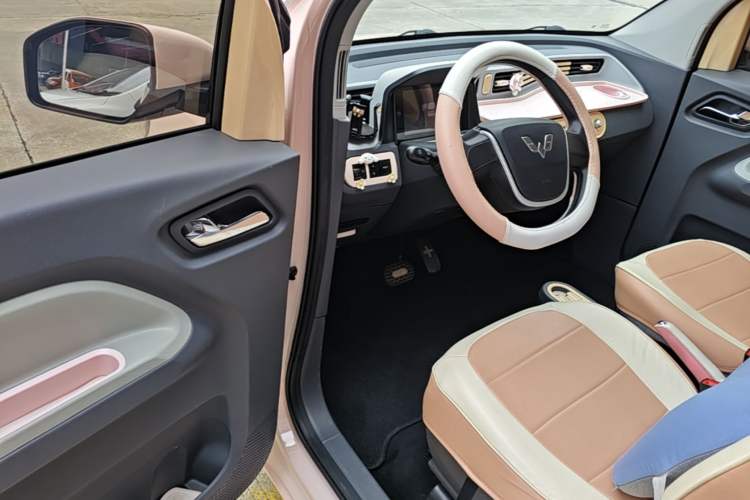 Used Wuling Hongguang MINIEV 2022 Macaron Premium Model – Lithium Iron Phosphate
