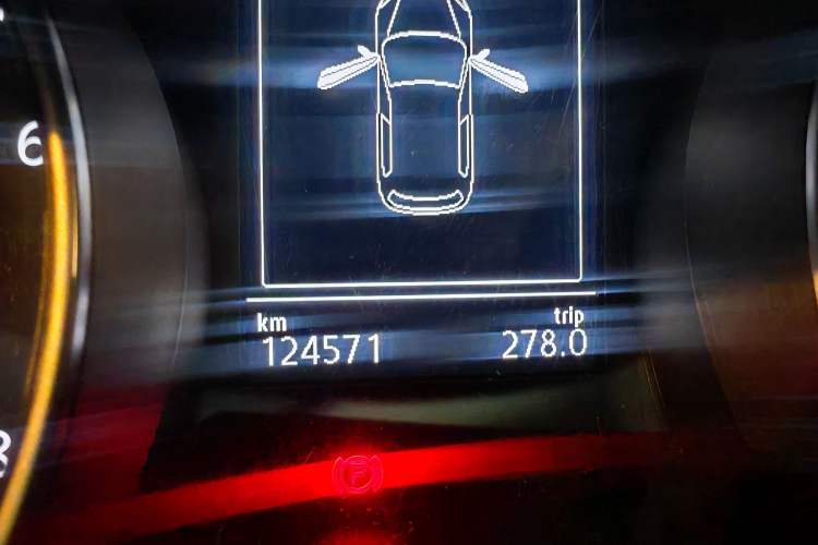 Used Volkswagen Golf 2017 230TSI Automatic Luxury Million-Vehicle Commemorative Edition Odometer Close Up