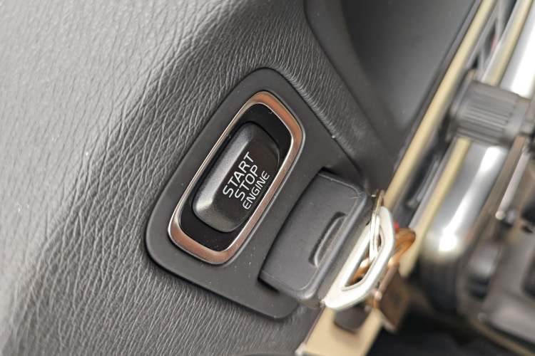 Used Volvo S80L 2014 2.0T T5 Intelligent Luxury Edition