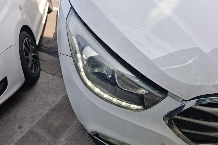 Used Hyundai ix35 2015 2.0L Automatic 2WD Smart Version China V Standard Right Front Headlight