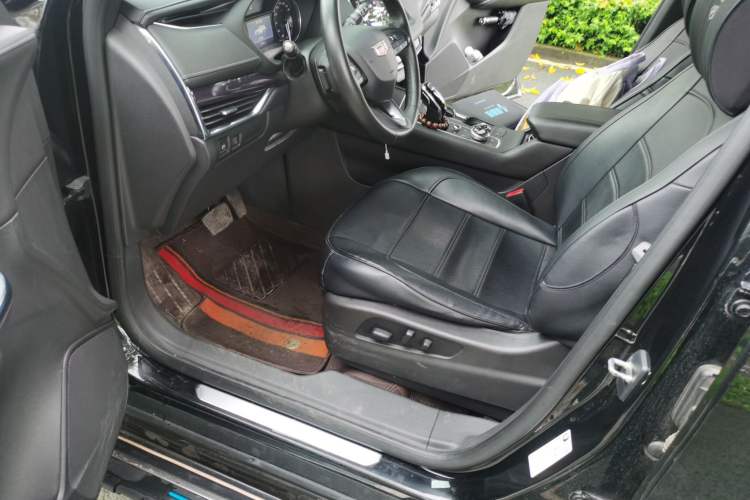 Used Cadillac XT4 2021 28T Two-Wheel Drive Tech Edition Driver Seat