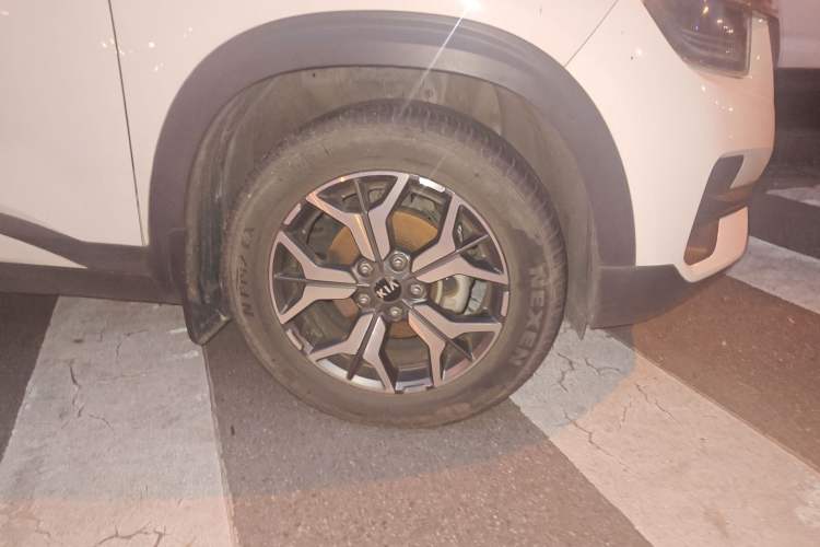 Used Kia KX3 2020 1.5L CVT Trend Edition Right Front Wheel Hub