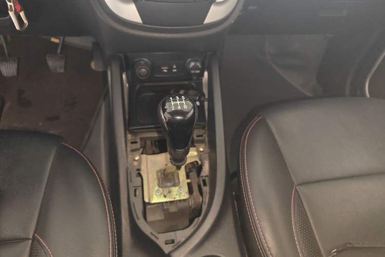 Used Changan CS35 2014 1.6L Manual Luxury Model China IV Standard
