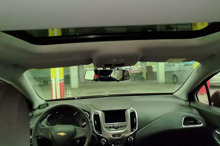 Used Chevrolet Cruze 2017 1.5L Automatic Pioneer Sunroof Edition
