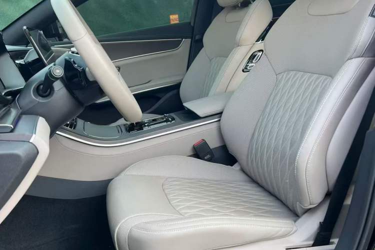 Used BYD Han 2025 EV Intelligent Driving Edition 701KM LiDAR Flagship Model
