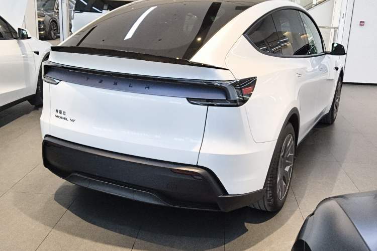 Used Tesla Model Y L 2025 Model Long-Range All-Wheel-Drive Version
