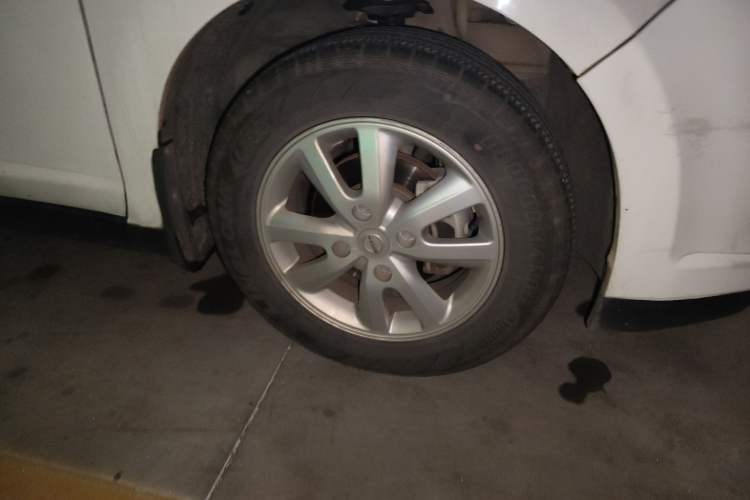 Used Venucia R50 2013 1.6L Automatic Fashion Edition