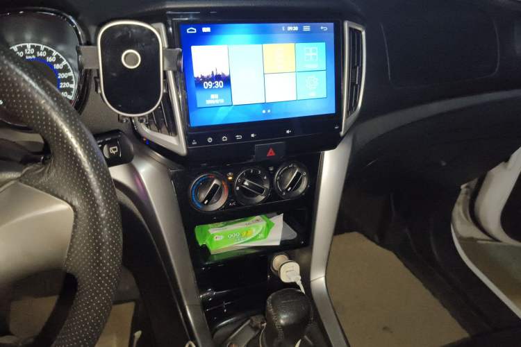 Used Venucia T70 2016 1.6L Manual Ruixing Edition Audio And AC Panel