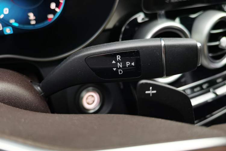 Used Mercedes-Benz GLC 2022 Second Facelift GLC 260 L 4MATIC Dynamic Edition Gear Lever