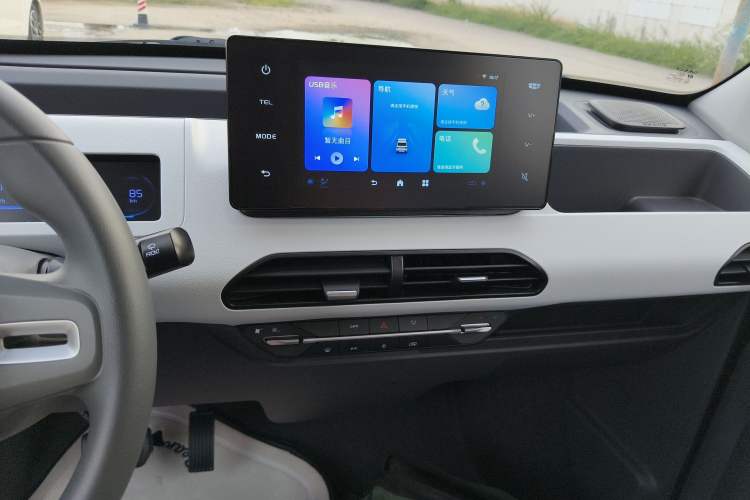 Used Geely Galaxy Panda 2024 Panda Mini 200km Endurance Bear Audio And AC Panel