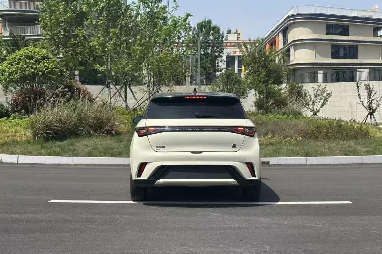 Used BYD Dolphin 2023 420 km Fashion Edition
