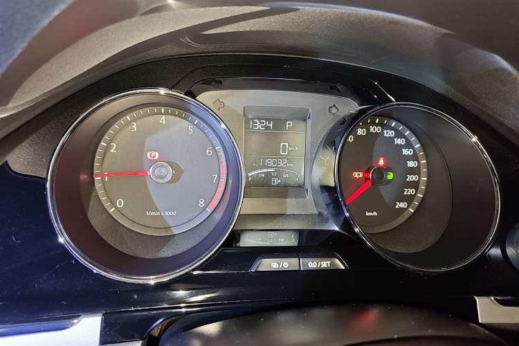 Used Volkswagen Bora 2013 1.6L Automatic Comfort Model Odometer Close Up