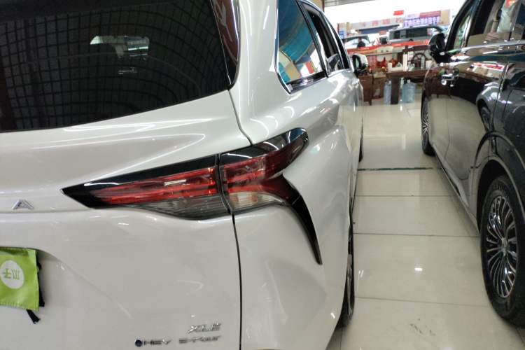 Used Toyota SIENNA 2024 2.5L Hybrid Four-Wheel Drive Luxury Edition