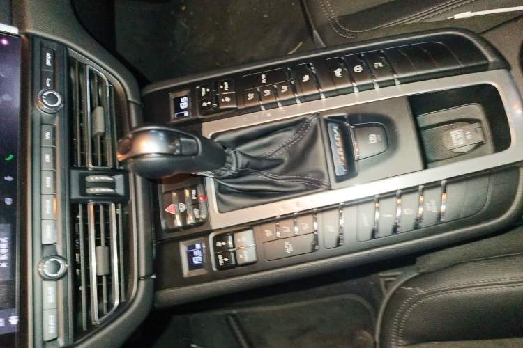 Used Porsche Macan 2020 Macan 2.0T
