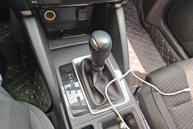 Used Mazda CX-5 2015 2.0L Automatic Two-Wheel Drive Urban Version
