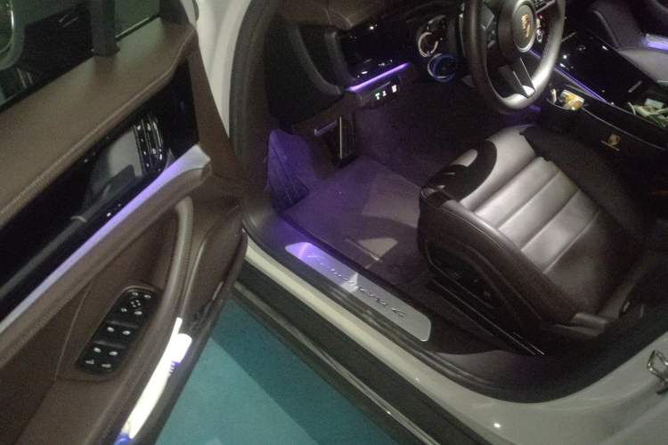 Used Porsche Panamera 2024 Panamera 4 Executive Long Wheelbase 2.9T
