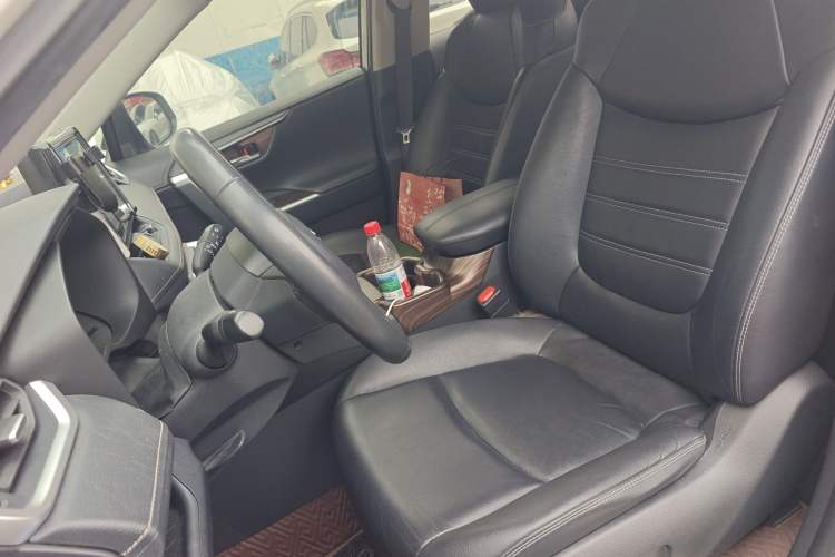 Used Toyota RAV4 2020 Dual-Engine 2.5L E-CVT 4x4 Elite PLUS Edition Left Front Seat