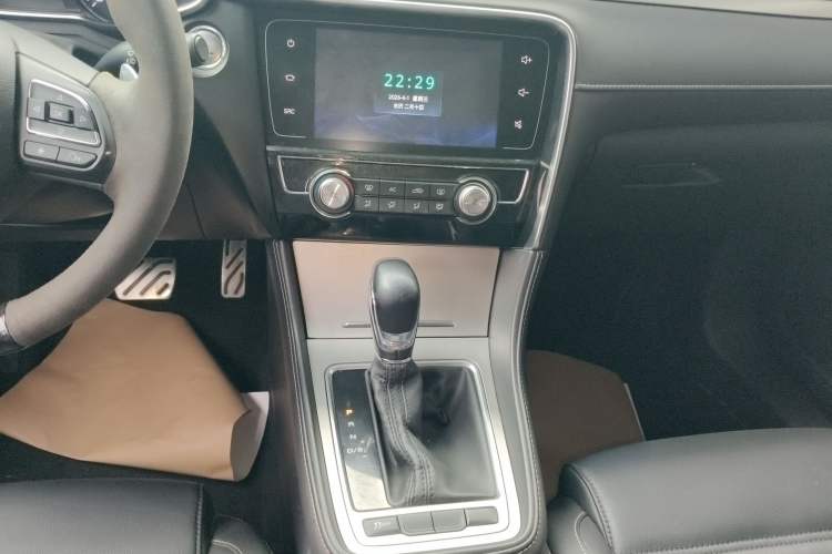 Used MG 6 2017 20T Automatic Luxury Smart Connect Version China V Standard Audio And AC Panel