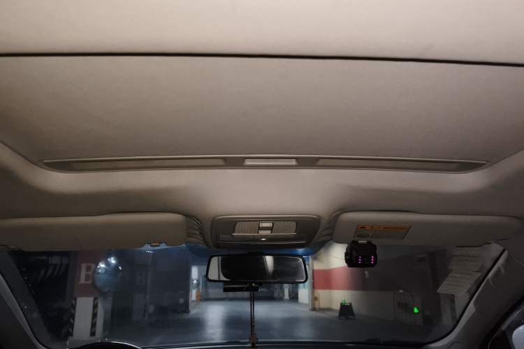 Used Roewe i6 2017 20T Automatic Flagship Edition Headliner