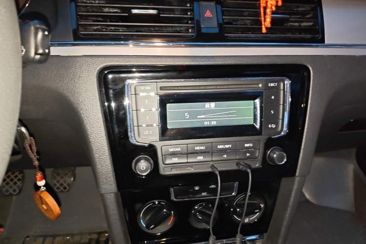 Used Volkswagen Bora 2013 1.6L Manual Fashion Edition
