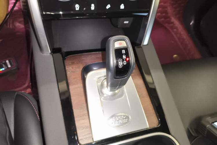 Used Land Rover Discovery Sport 2020 249 PS R-Dynamic Performance Tech Edition 5 Seats
