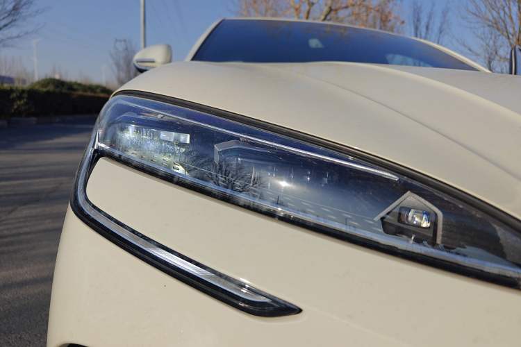 Used BYD Seal 07 DM-i 2025 Intelligent Driving Version DM-i 1.5L 125 km Prestige Edition Right Front Headlight