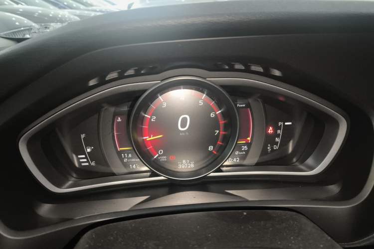 Used Volvo V40 2019 T3 Zhiyi Edition
