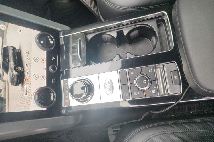 Used Land Rover Range Vogue 2018 3.0 Gasoline HSE U.S.-Spec Executive Edition