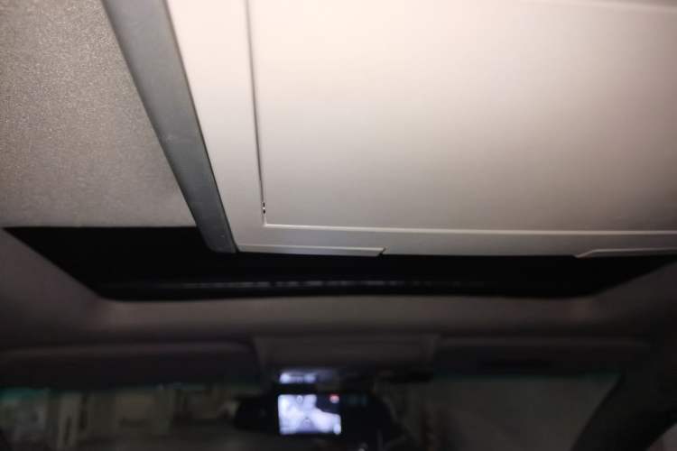 Used Luxgen Great 7 SUV 2013 Limited-Edition Sharp Model 2.2T Two-Wheel-Drive Smart Version
