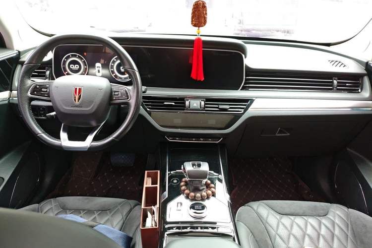 Used Hongqi HS5 2019 2.0T Smart Connect Flagship All-Wheel-Drive Version Center Console