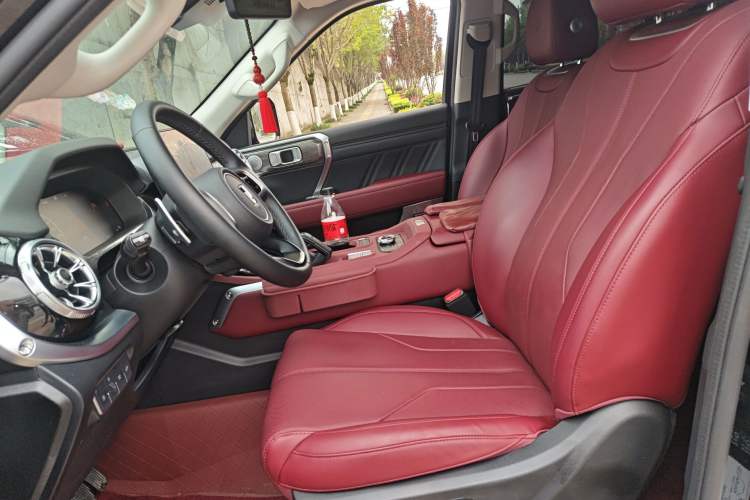 Used Tank 400 New Energy 2024 Hi4-T Off-Road Edition Left Front Seat