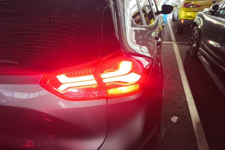 Used Chevrolet Trax 2019 Redline 335T CVT Luxury Edition China VI Standard
