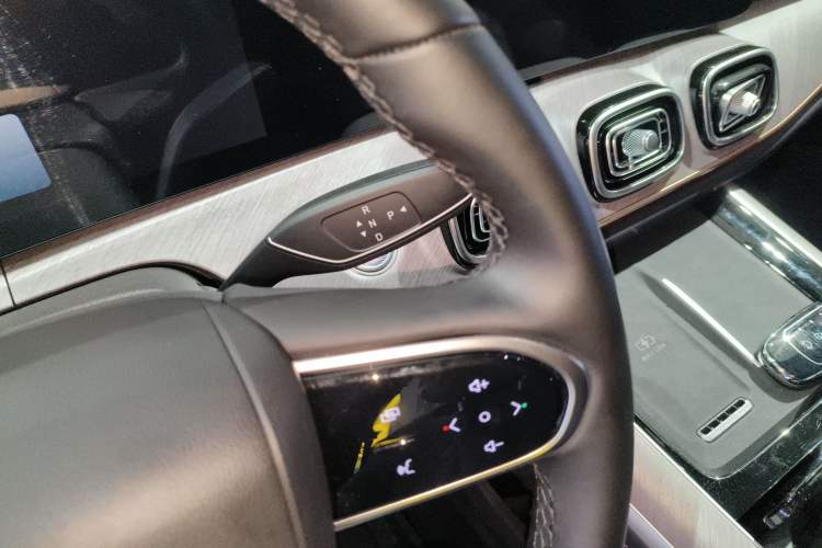 Used Chery Tiggo 9 2025 2.0T Automatic Two-Wheel Drive Luxury Edition 5 Seats