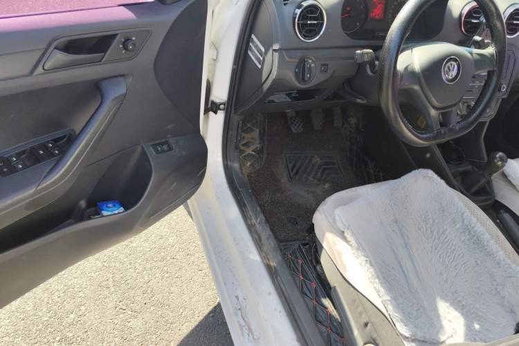 Used Volkswagen Jetta 2017 1.4L Manual Fashion Edition
