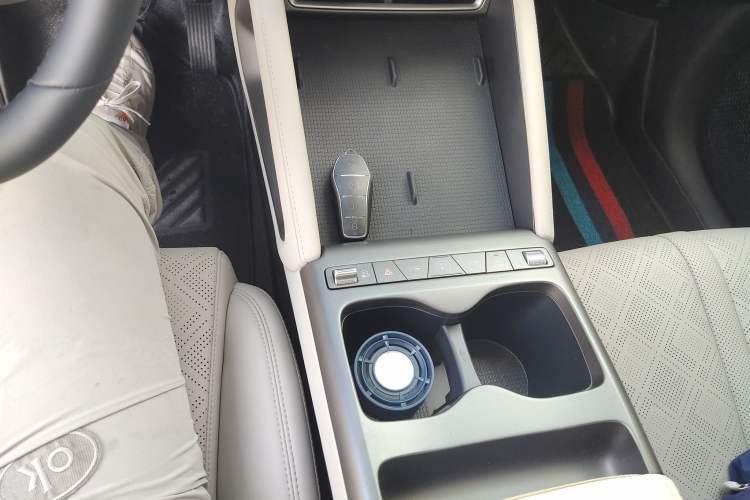 Used BYD Yuan UP 2025 Intelligent Driving Version 401 KM Dynamic Edition