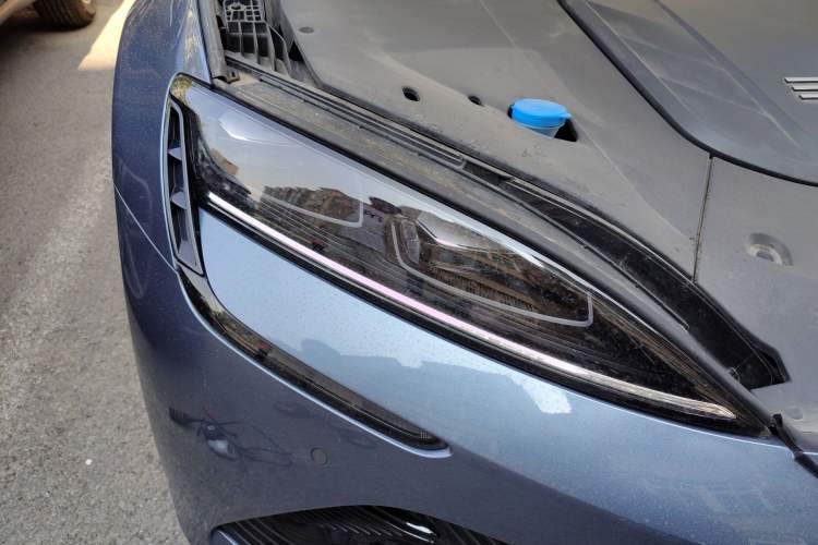 Used BYD Seal 2022 550 km Standard Range Rear-Wheel Drive Elite Version Right Front Headlight