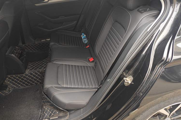 Used Volkswagen Magotan 2020 280TSI DSG Comfort Edition Left Rear Seat