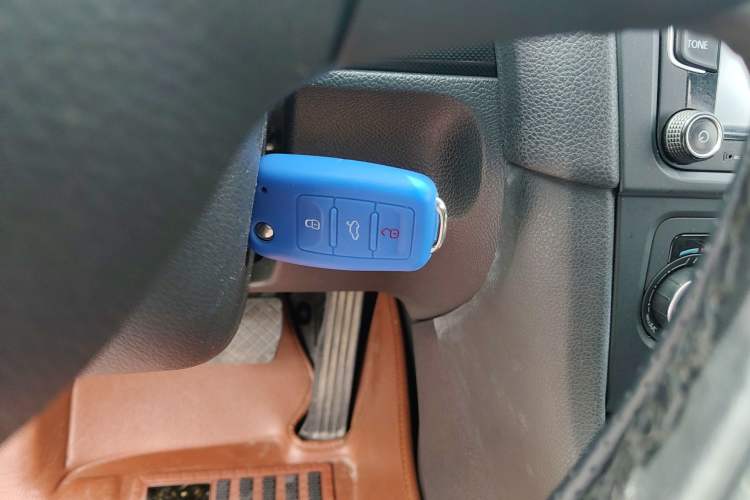 Used Volkswagen Golf 2012 1.6L Automatic Comfort Model Vehicle Key