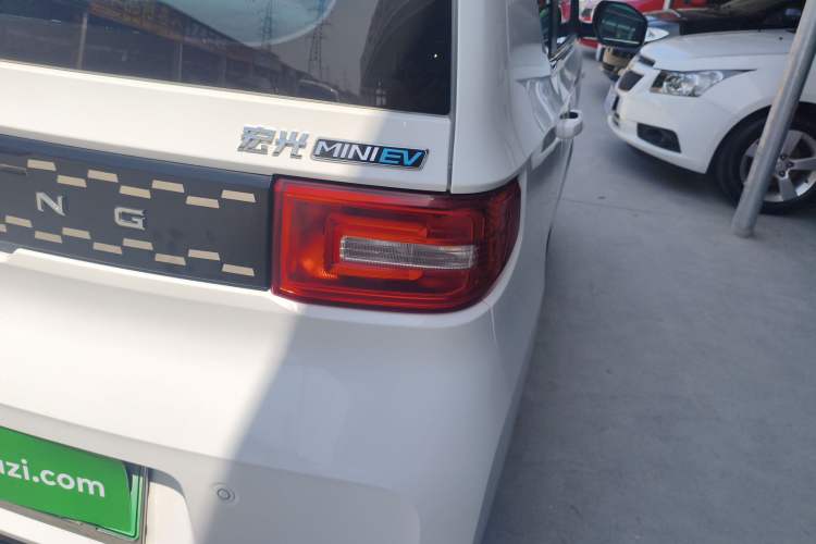 Used Wuling Hongguang MINIEV 2020 Freedom Version Lithium Iron Phosphate Right Rear Taillight