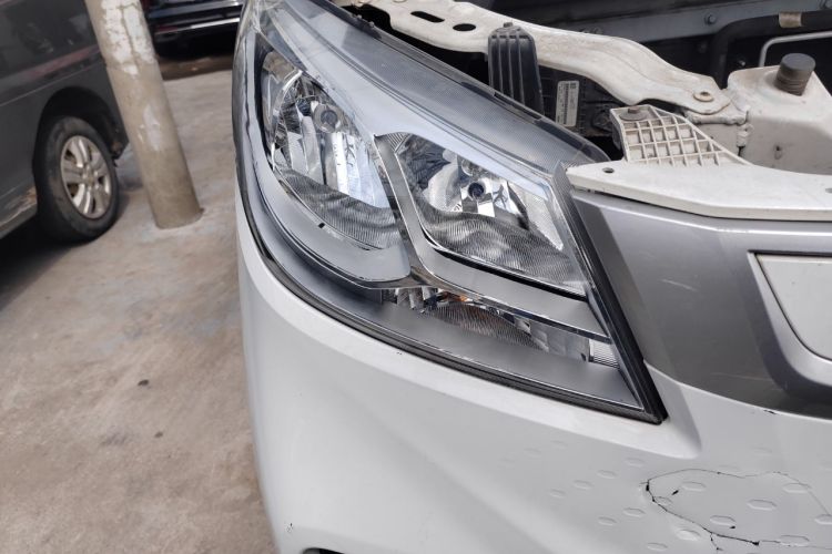 Used SAIC MAXUS EV30 2023 Pure-Electric Smart Logistics Expert with Long Wheelbase—Equipped with CATL Power Battery