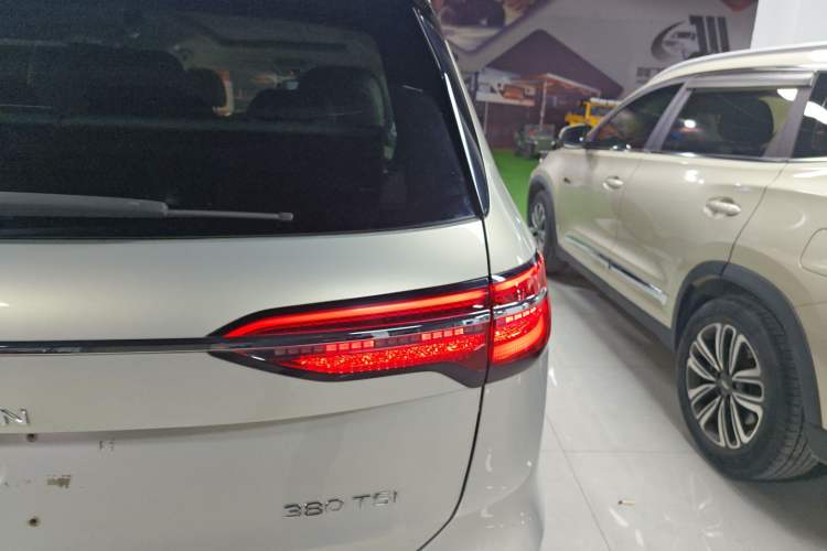 Used Volkswagen Viloran 2022 380TSI Prestige Edition