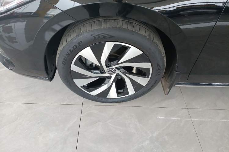 Used Volkswagen Passat 2025 Pro 380TSI Dragon Glory Edition
