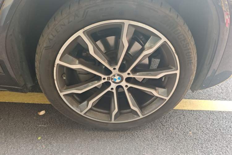 Used BMW X3 2023 Restyled xDrive30i Leading Edition M Night Sky Package Right Front Wheel Hub