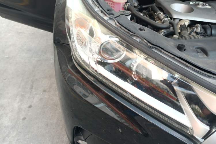 Used Toyota Highlander 2018 2.0T Two-Wheel-Drive Luxury Edition 7 Seats Emission Standard China V Right Front Headlight