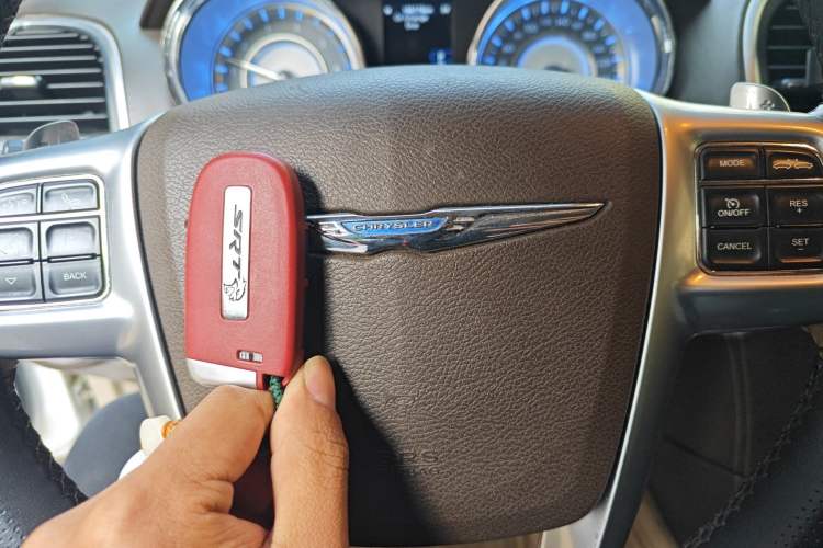 Used Chrysler 300C 2012 3.6L Luxury Edition