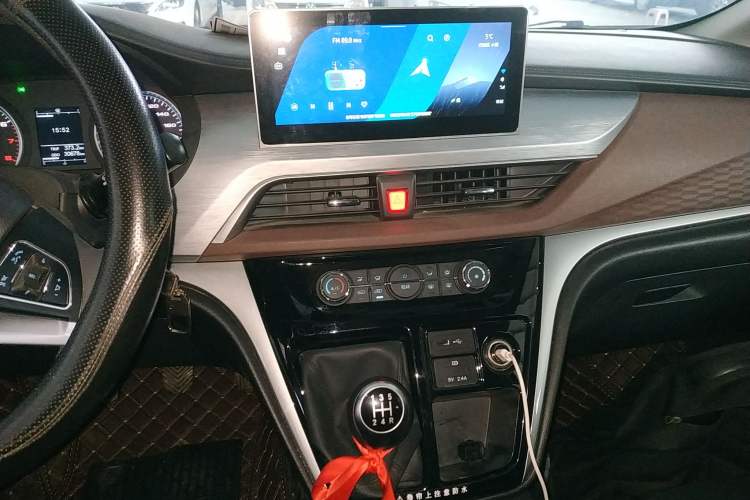 Used JAC Refine M3 2023 PLUS 1.8L 7/8-seater Smart Connectivity Version