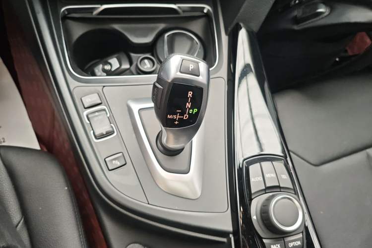 Used BMW 3 Series 2017 320Li Fashion Model Gear Lever