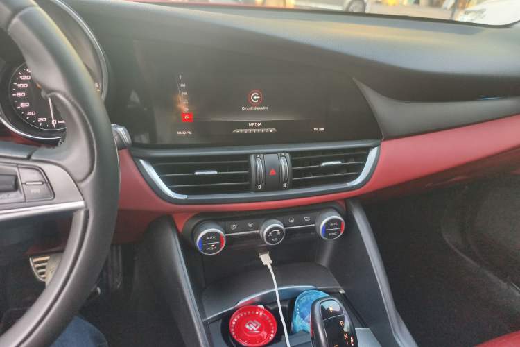 Used Alfa Romeo Giulia 2017 2.0T 200HP Luxury Edition